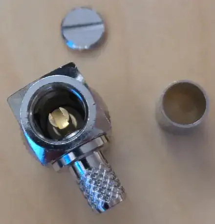 BNC 90 threaded solder screw plate