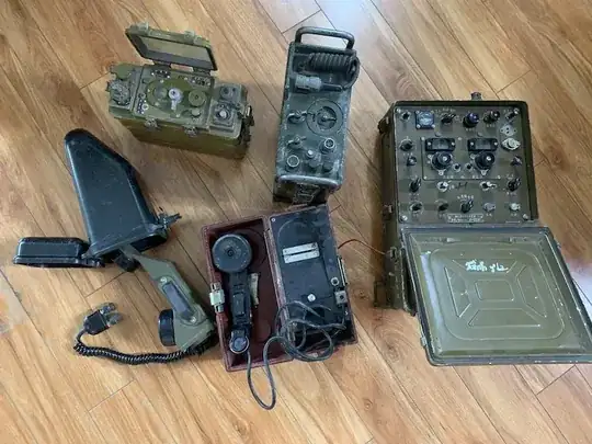 2x chinese and 1x american military radios